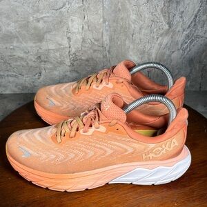 Hoka One One Arahi 6 Women’s Size 8 Pink Athletic Shoes